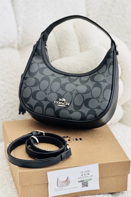 شنطة - Coach / كواليتي عالي شامل علبة الشركة - اسود <br> <span class='text-color-warm'>نفدت الكمية</span>
